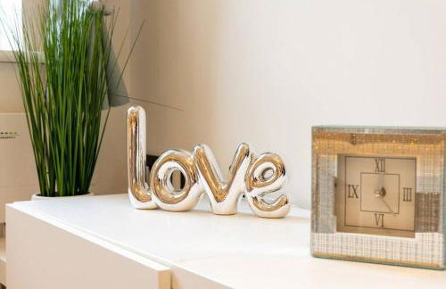 Stylish 3 Bed, 3 Bath, Garden & Drive for 2 cars - Foto 7