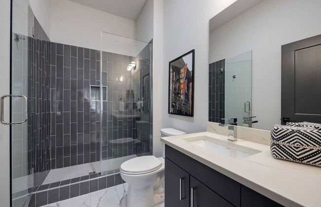 2 Modern Apartments in Heart of Midtown, Walkable Location Patio, Pool & Gym - Foto 31