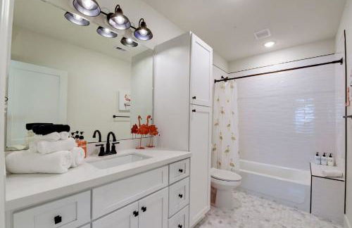 Flamingos on 45th Main - 3 King beds - Great vibe! - Foto 52