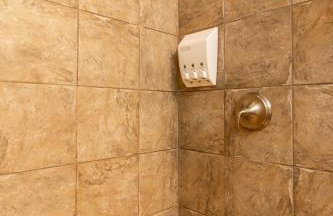 Modern Riverstone Condo with Grand Deck - Steps to Shops, Restaurants, Trails and River - Foto 12