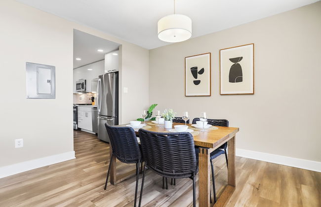 Walkable DC View Apartments - Photo 31