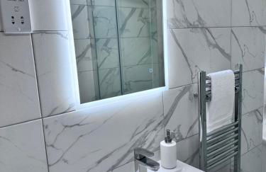 Watford Junction Oasis - Modern 3BR Ensuite with Garden - Foto 16