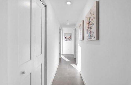 Gorgeous 3-Bed Retreat Mins from Bayside and Parking - Photo 11