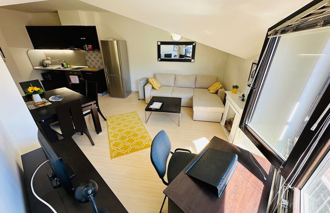 Central Art Apartment in Bansko With Mountain View - Photo 7
