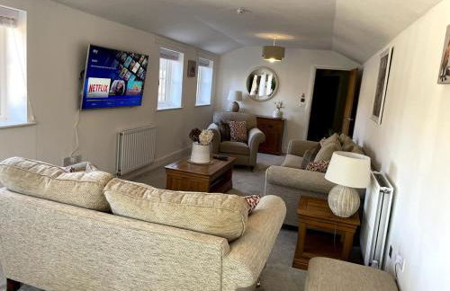 Spacious Family Friendly Cottage - Photo 17