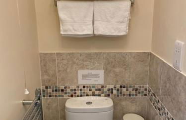 The Snicketts - Photo 18