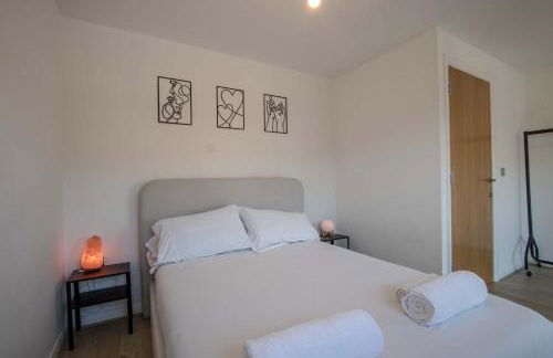 Modern 2-Bed Home in Swinton by MCPI Hosting, Perfect for Families & Contractors - Foto 12