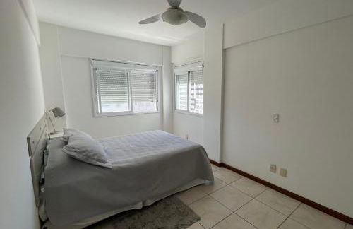 Apartamento espaçoso 2 quartos a 200 m da praia - Foto 7