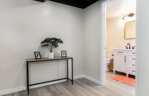 Stylish 3br Cozy Home 10min Drive from ND! - Foto 69