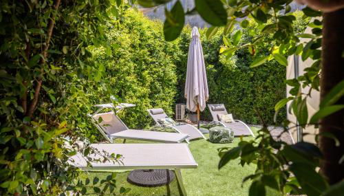 Delightful Luxury Home with heated pool near Catania, Taormina, the Sea and Mount Etna by SicilianRelaxingHomes - Foto 4, Garden, sunbed, Garden view