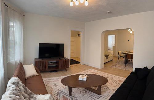 Modern 2BR Getaway Near Revere Beach - Foto 28