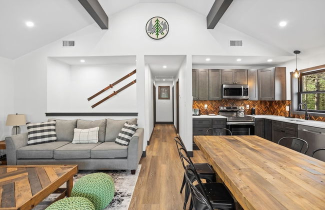 The Breck by Avantstay Modern 6bdr Cabin w/ Hot Tub & Game Room - Foto 28