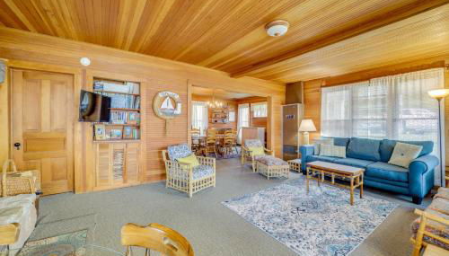 Waterfront Alanson Cottage with Dock and Lake Access! - Foto 4