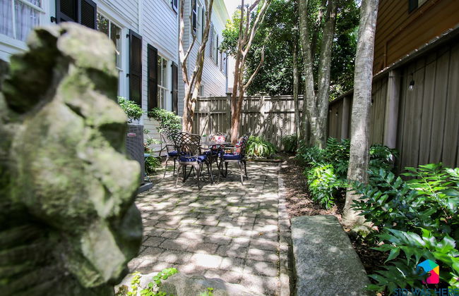 The Irish Bar near Bay Historic Savannah - Photo 62