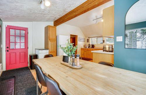 Solitude Mountain Cabin Creek-Side View and Hot Tub - Foto 5