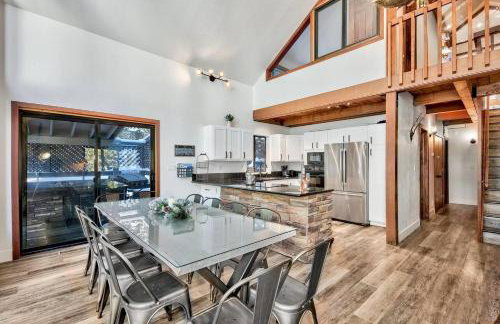 Modern Mtn Cabin Lake, Trails, Dining Sleeps 12 - Foto 4