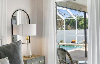 Stylish coastal retreat with Heated Saltwater pool - Foto 6