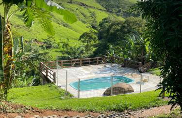 Chalés São João - a 500m da Cachoeira de Bom Jardim - com piscina - Foto 31