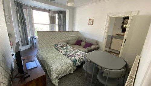 The Walnut Suite lovely one bedroom flat in Stoke. - Foto 2
