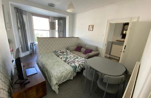 The Walnut Suite lovely one bedroom flat in Stoke. - Foto 2