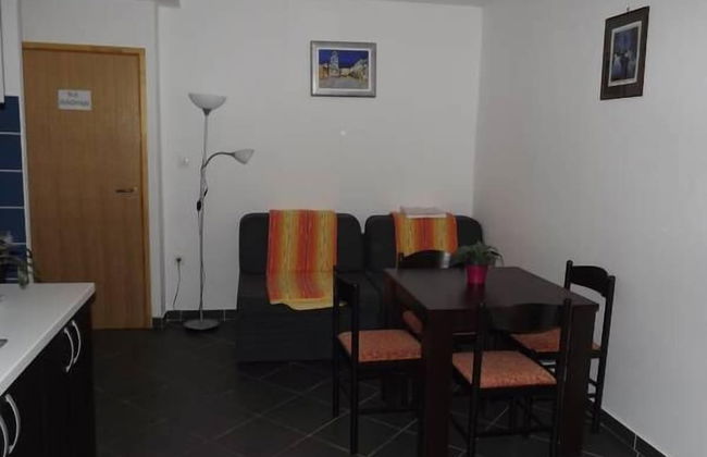 Charming Apartment 3 Sleeps 4 Guests - Photo 27