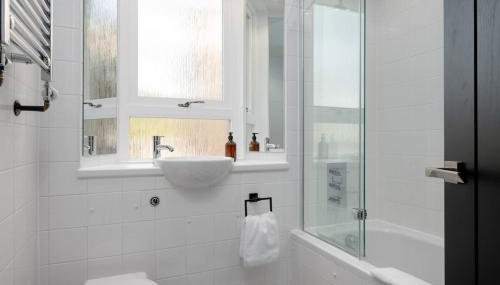 Two Double Bedroom Apartment on the Royal Mile - Foto 3, towels, Shower