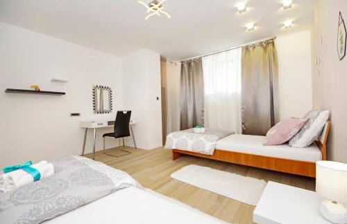 Split Symphony Garden: Modern, new Apartment (4+1), 5 min walk to ˝Firule˝ SAND BEACH, 12 min walk to CITY CENTER - Foto 18