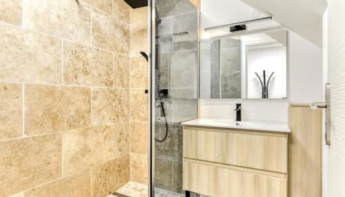 Côté Palais avec Climatisation - Fibre & Netflix - Spacieux en rez-de-chaussée - Foto 4, Shower