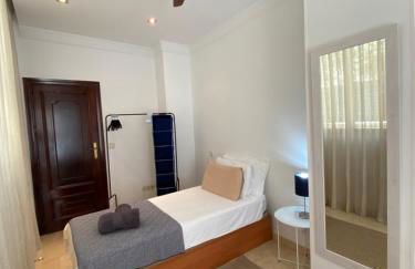 Marbella Beach Front Edificio Mayoral Centro Ciudad y Primera Línea Playa Muy Amplio y Espacioso - Foto 37