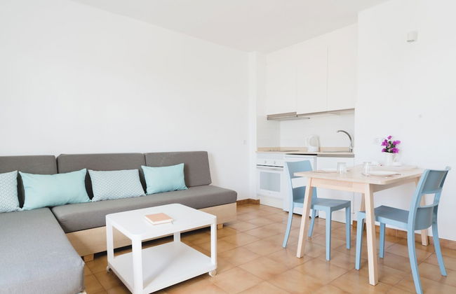 Apartamentos Los Tulipanes - Photo 27