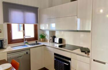 Cozy apartment with pool, parking and sea view - Foto 13