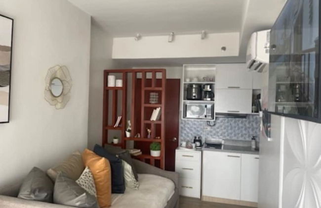 Mesavirre Bacolod | Elegantly Furnished 1BDM w/Balcony @ LOPEZ LUX. - Foto 26