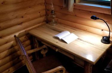 Cozy Creekside Cabin Rental for a Secluded Weekend Getaway in Wisconsin - Foto 3