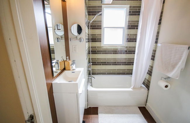 Leslieville Cozy & Bright Apt in Trendy Beaches - Foto 6