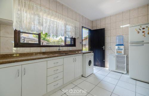 3BR Home w/ BBQ 140m from the beach RAE0126 - Photo 9