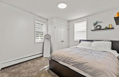 New England Nest - Modern 2BR Home with EV Charger - Foto 27