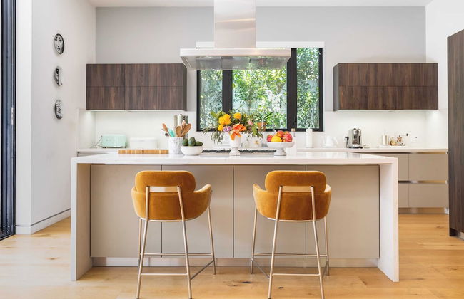 Luxe Weho Villa, Walk to Melrose Ave, Pool + Hot Tub North Vista by Avantstay - Photo 15