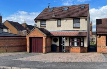 Large, 3 Floors, Quiet, Sleeps 16, 4 Bathrooms, 5 Parking, Semi rural Leicester - Foto 22