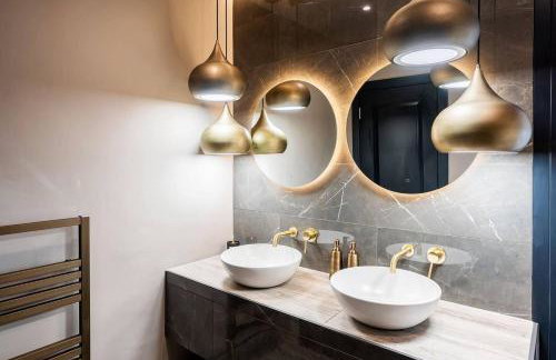 Lux Manor Sleeps 30 - Pool Sauna Hot Tub Cave - Foto 53