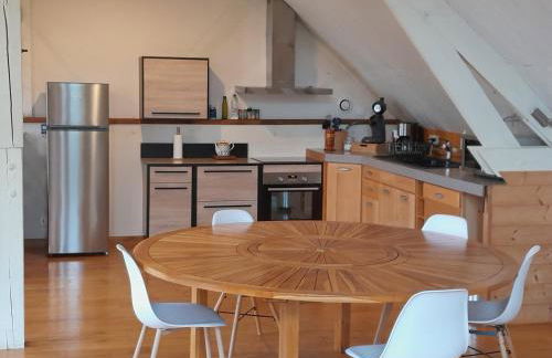 Le Loft Moderne et Chaleureux avec Vue Verdoyante - Foto 11