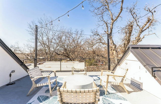 Chic Austin Getaway Brand New w/ Rooftop Patio! - Foto 17