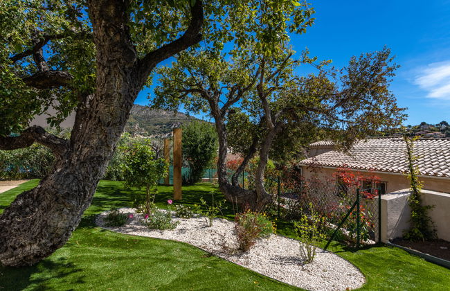 4 bedroom House in Bormes-les-Mimosas with garden and terrace - Photo 27