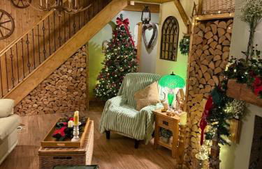 Detached property, beams, hot tub large garden - Photo 16