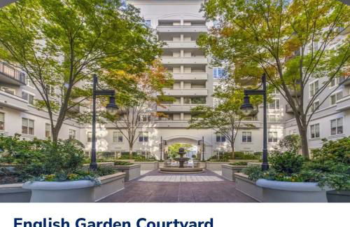 Spacious 2 Bed, 2 Bath Uptown Gem in the Heart of the City-Parking-Wi-Fi-Balcony-Walk to BOA Stadium - Foto 9