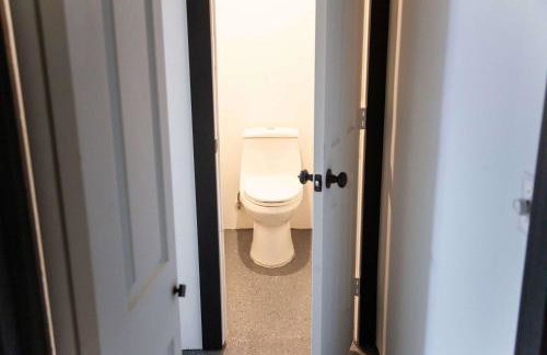 Lakeview on Main Pool Fire Pit and Walkable - Foto 27