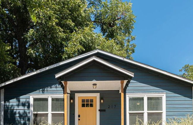 Escape to a Restored 1920s East Waco Bungalow - Foto 18
