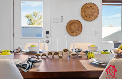 ValleyVibe: Modern Comfort in North Valley - an Irvie Home - Foto 20