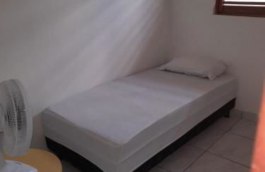 Casa Jardins Próximo Aeroporto-Zona Norte - Foto 3