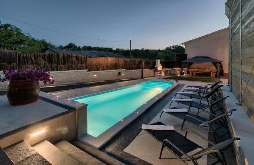 Villa Patrick-Luxury stone house in the center of Istria - Photo 18