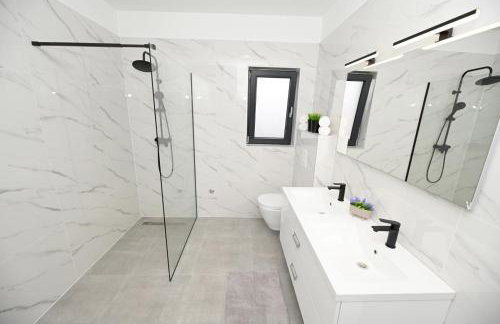 Villa Dasi s grijanim bazenom - Photo 25